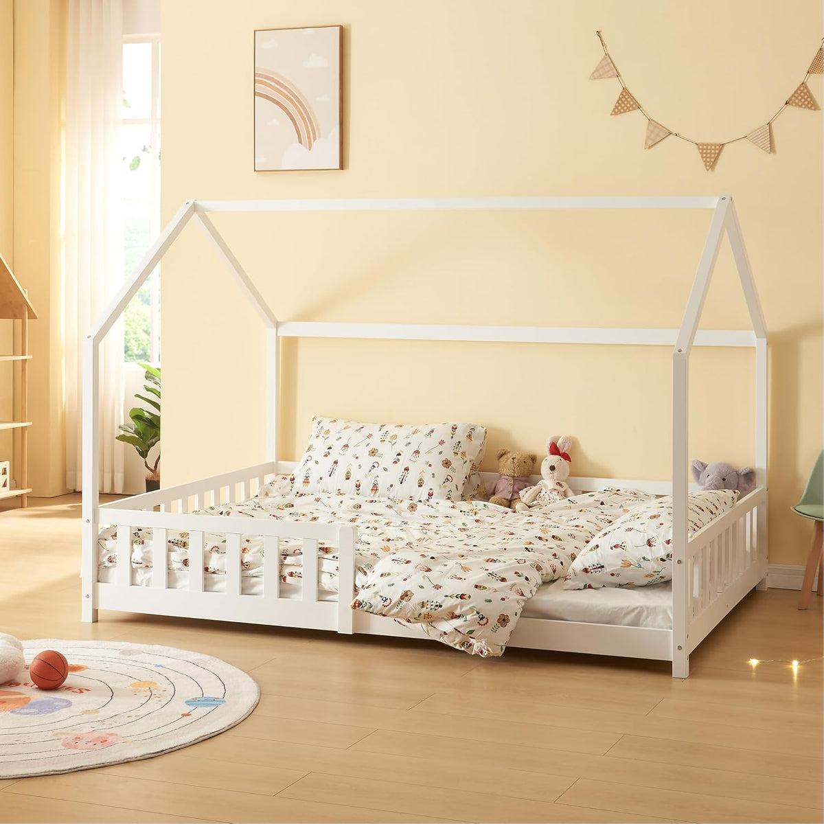 [en.casa] Montessori Kinderbett Hausbett aus Holz mit Rausfallschutz & Lattenrost – Bodenbett für Kinder