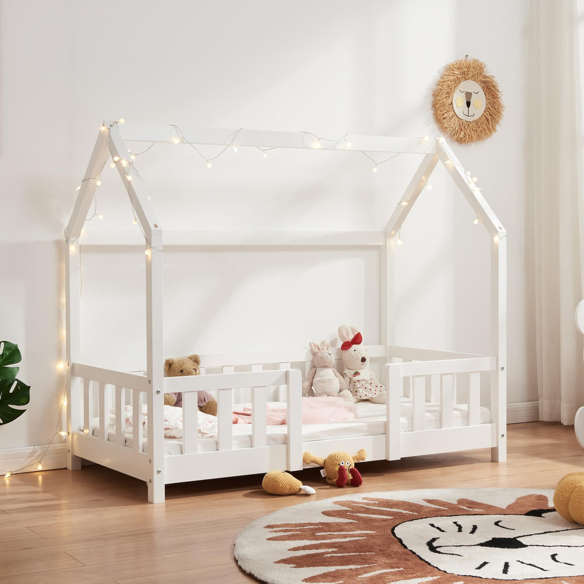 [en.casa] Kinderbett Montessori Hausbett Kiefernholz mit Rausfallschutz und Lattenrost für Kinder Bodenbett Weiß