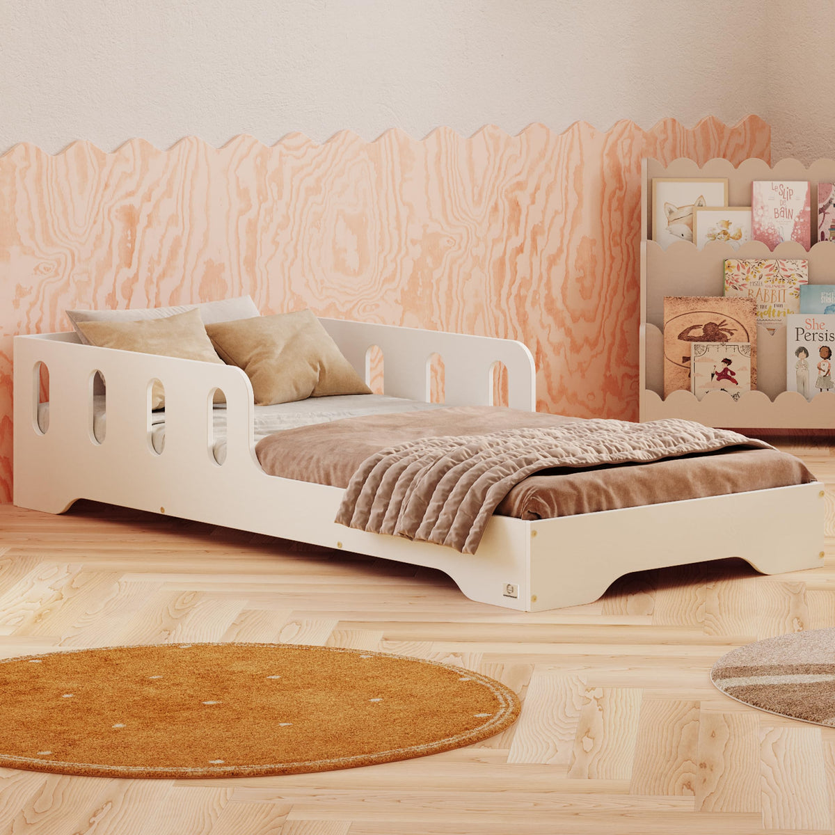 smartwood Montessori Holzbett mit Rausfallschutz & Lattenrost – Bodenbett für Kinder – FSC